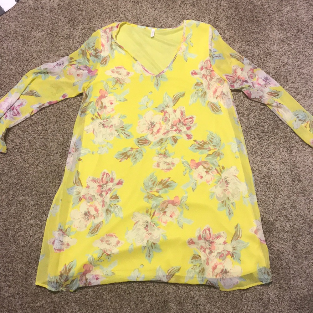 Stunning yellow floral dress!