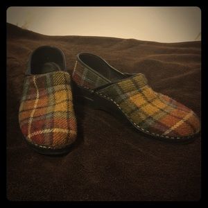 Dansko size 39/ 9 women’s clogs