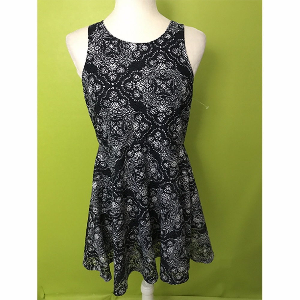 Aeropostale Peep Hole Back Floral Gray Dress Sz XL