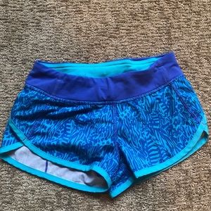 Ivivva blue pattern shorts 8