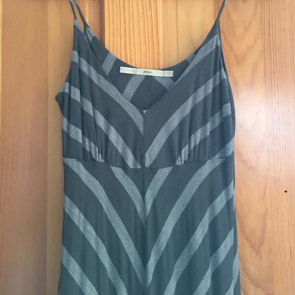 Gibson Grey Chevron Maxi Dress - Picture 1 of 4