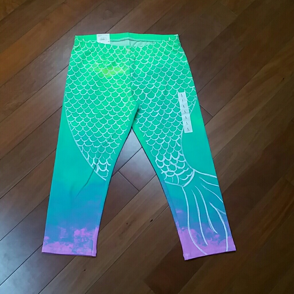 NWT Perfectly Soft Mermaid Capri, size 14