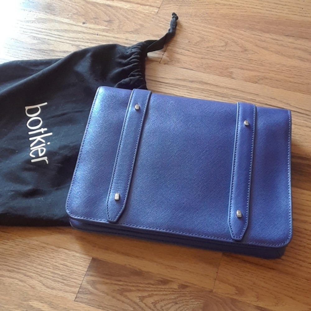 Offers!! NWT Botkier Large Clutch with Strap