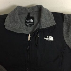 Medium Women’s North Face Zip Up
