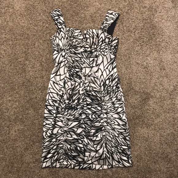 Dress - Picture 1 of 3