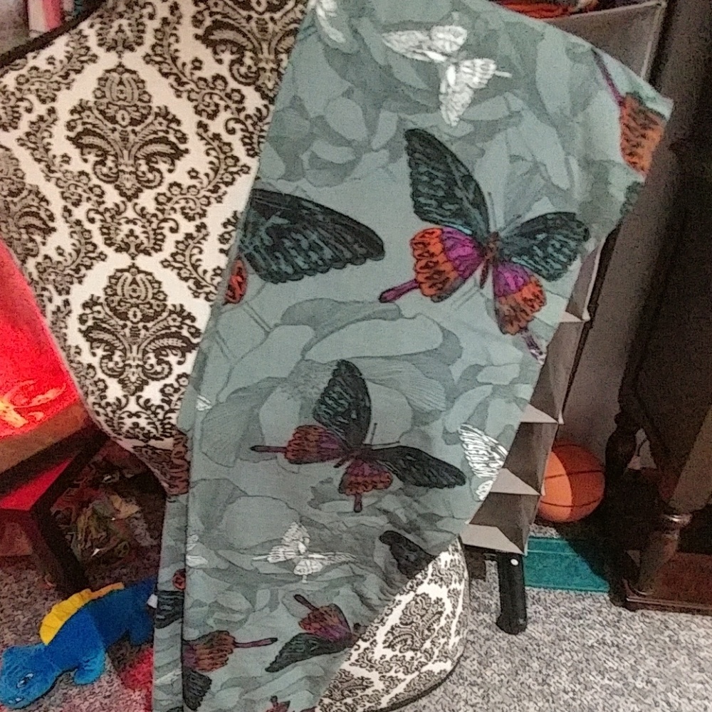OS Butterfly Legging Closet Brand NWOT