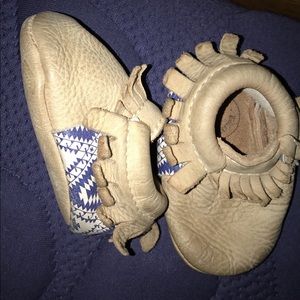 Freshly Picked size 2 blue and white Aztec