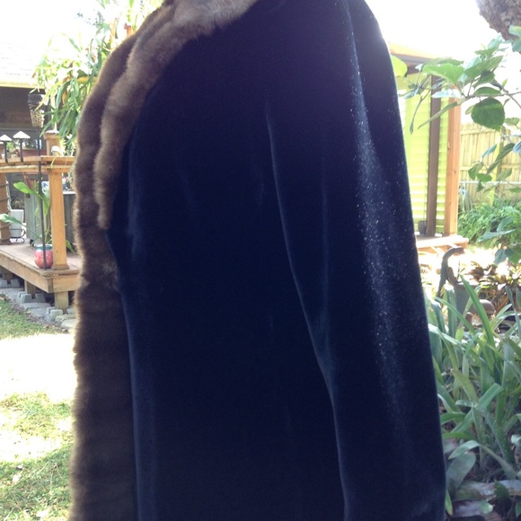 Sold - Picture 3 of 6