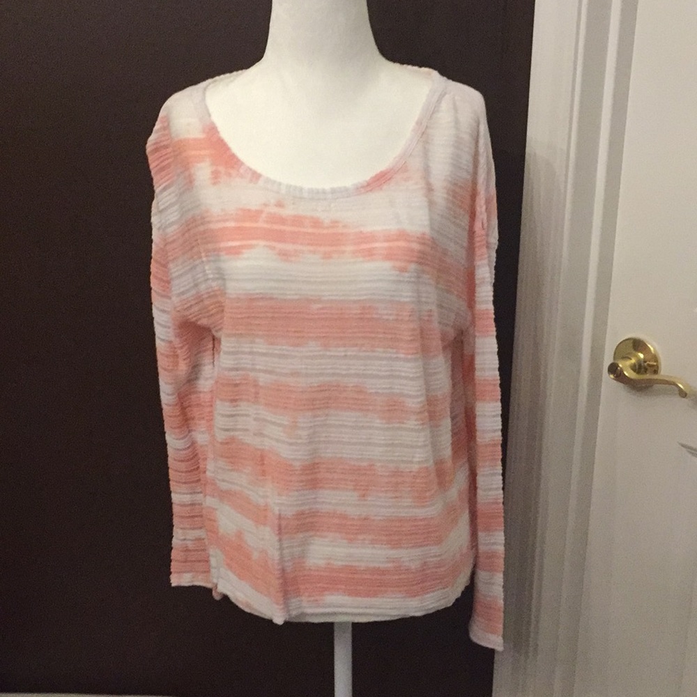 **SOLD**  Guess Top