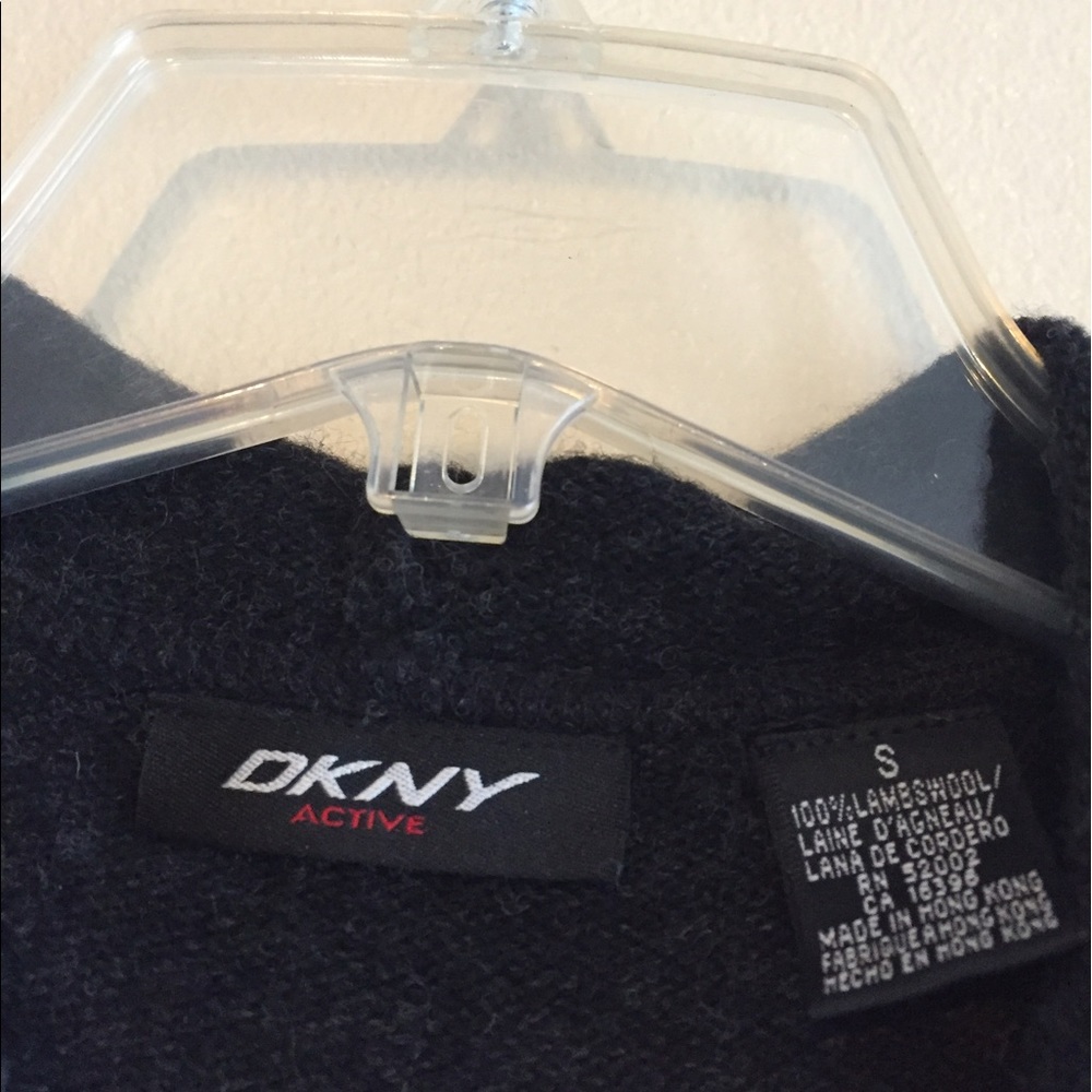 SOLD! DKNY Active hoodie- NEVER WORN!!🌟 - Picture 3 of 4