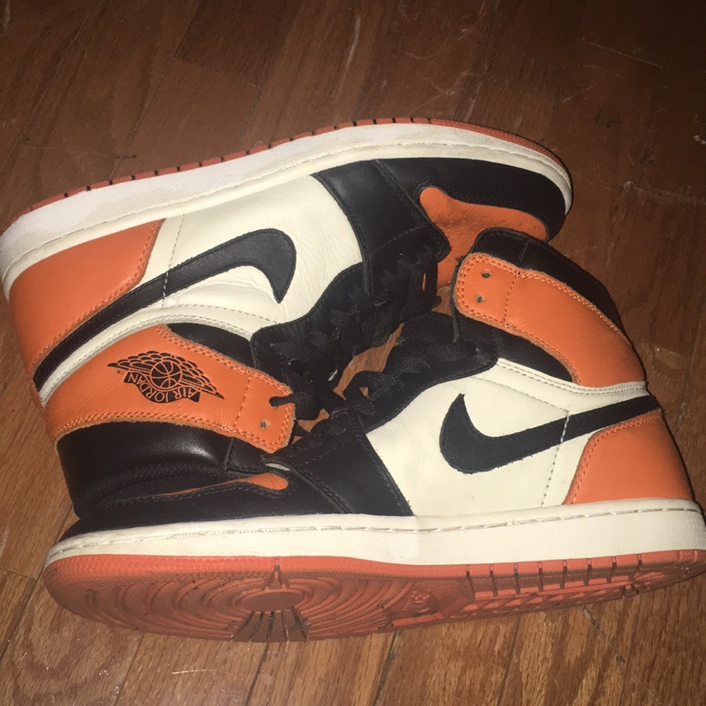 AIR JORDAN 1 RETRO Shattered Backboard