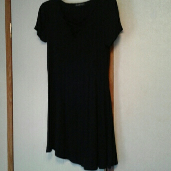 Derek Heart Dress - Picture 1 of 2