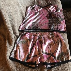 Cabellas pink camouflage pajamas
