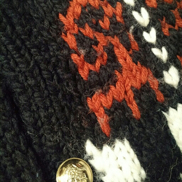 SOLD! Stunning vintage SAKS 5TH AVE Sweater! - Picture 3 of 3