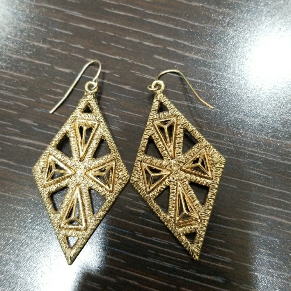 🎉HOST PICK🎉 GOLD EARRINGS