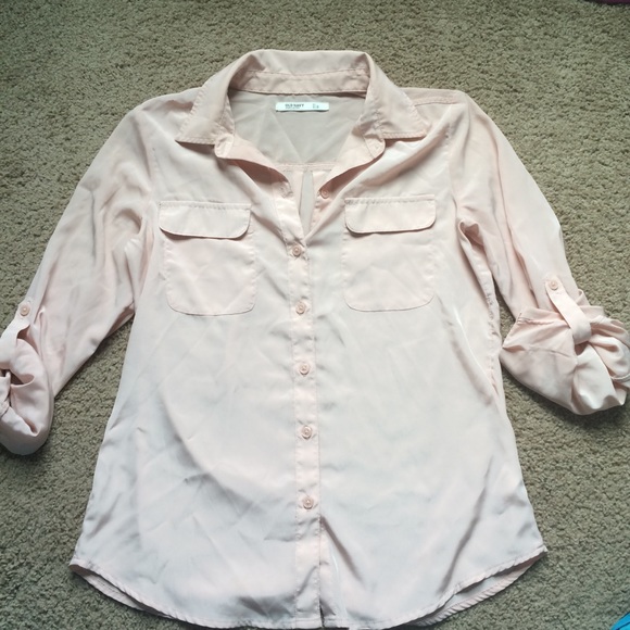 🍀 Comfy Breezy women's button up 😍 - Picture 1 of 3