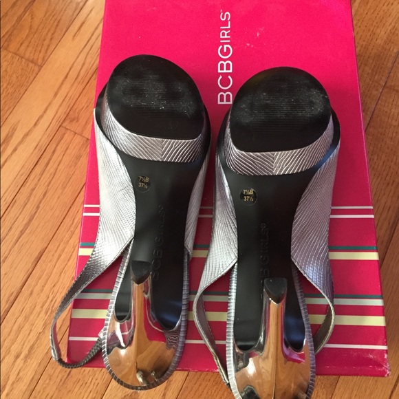 BCBGirls silver lizard platform heels in 7.5 - Picture 5 of 8