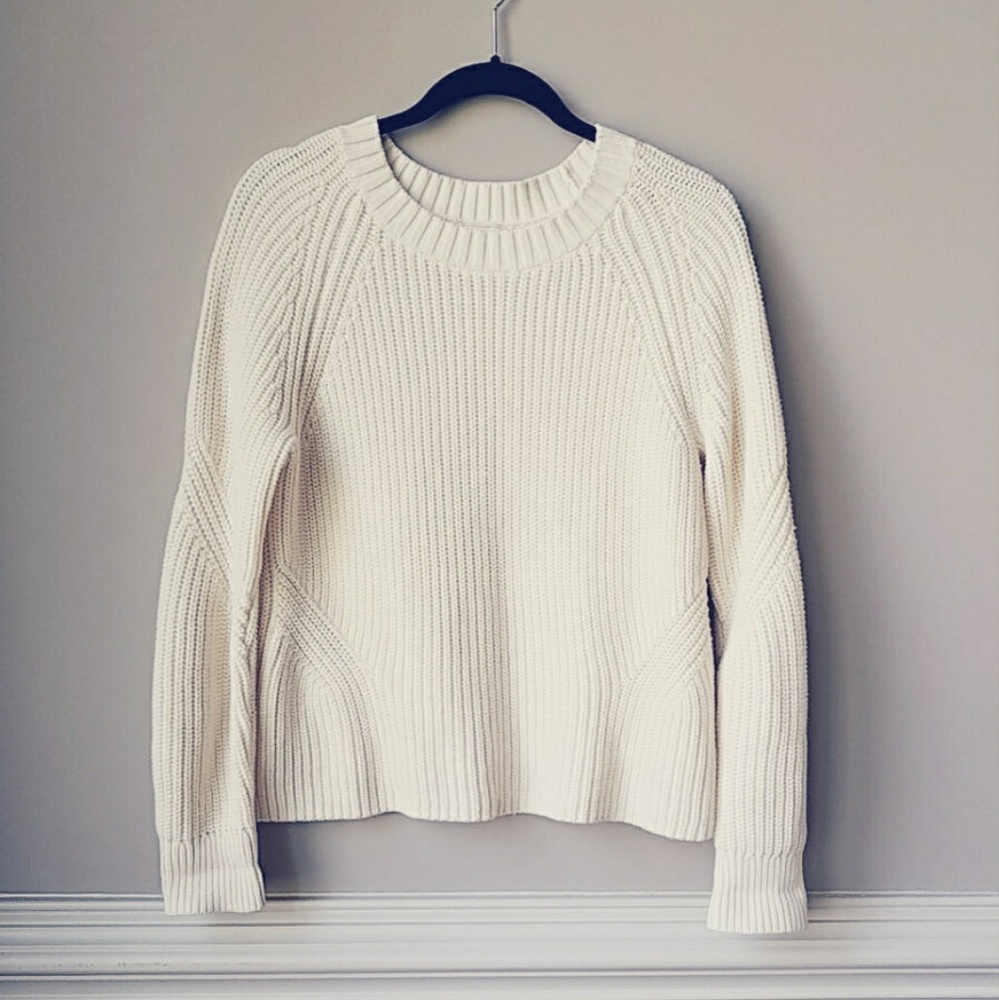 GAP knit sweater size small