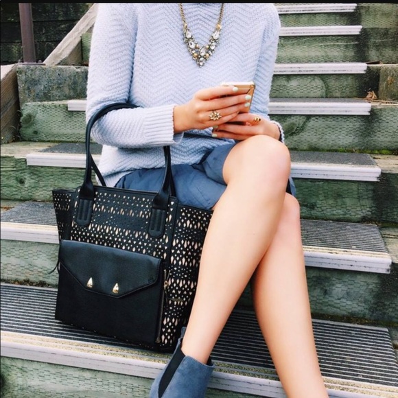 Stella & Dot Handbags - Stella & Dot shift bag tote clutch black NWOT