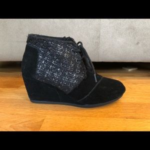 Toms black wedge booties