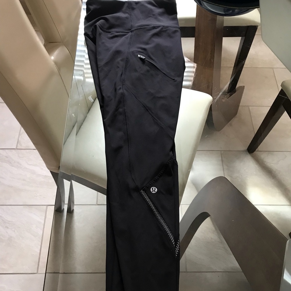 Lululemon black tights size 6