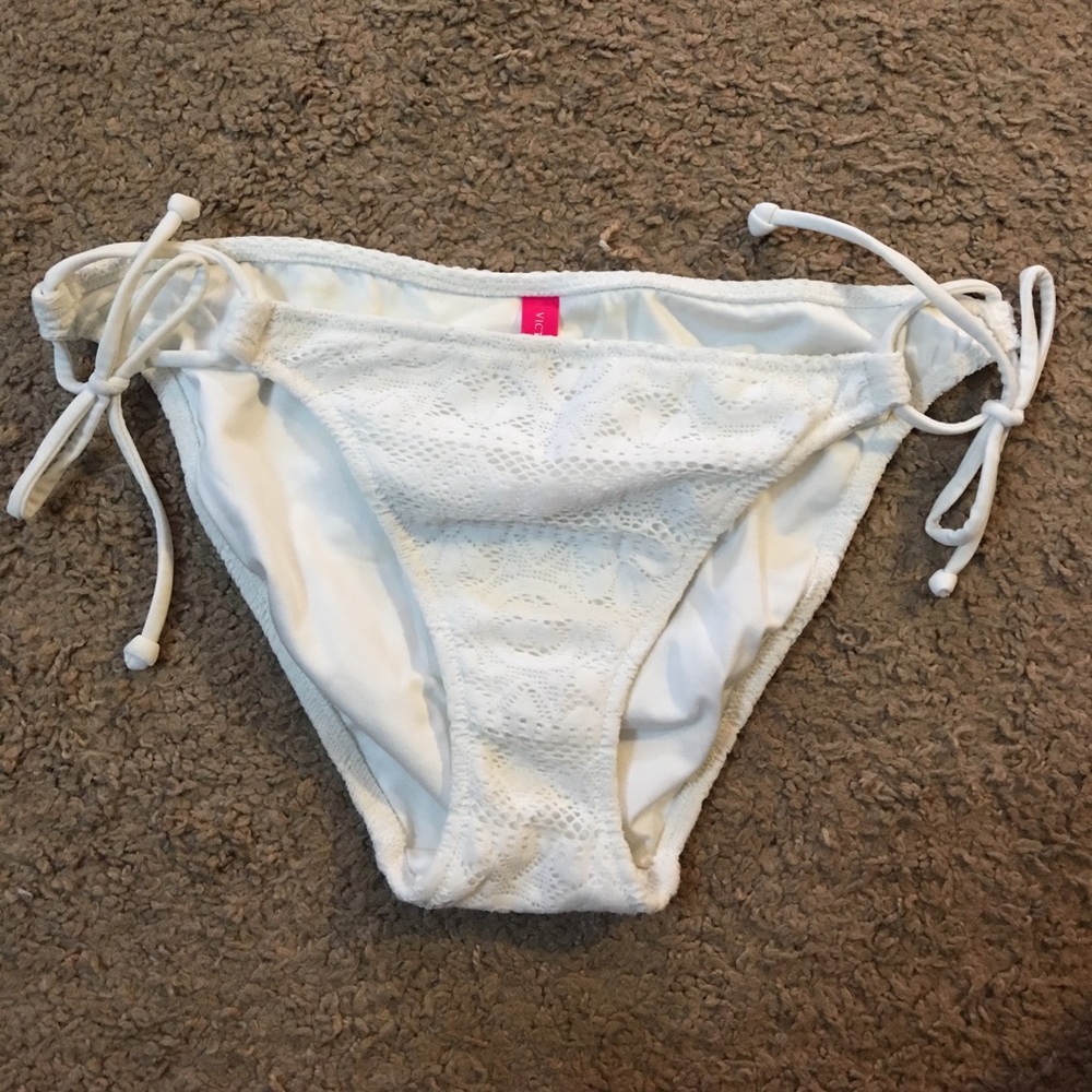 White VS Bikini Bottoms