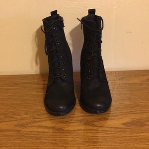 Steve Madden black lace up ankle boots size 8 1/2