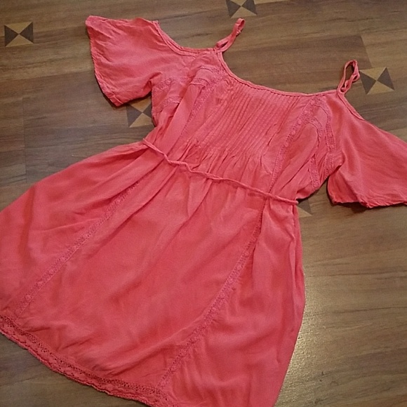 Jessica Simpson maternity top - Picture 3 of 4