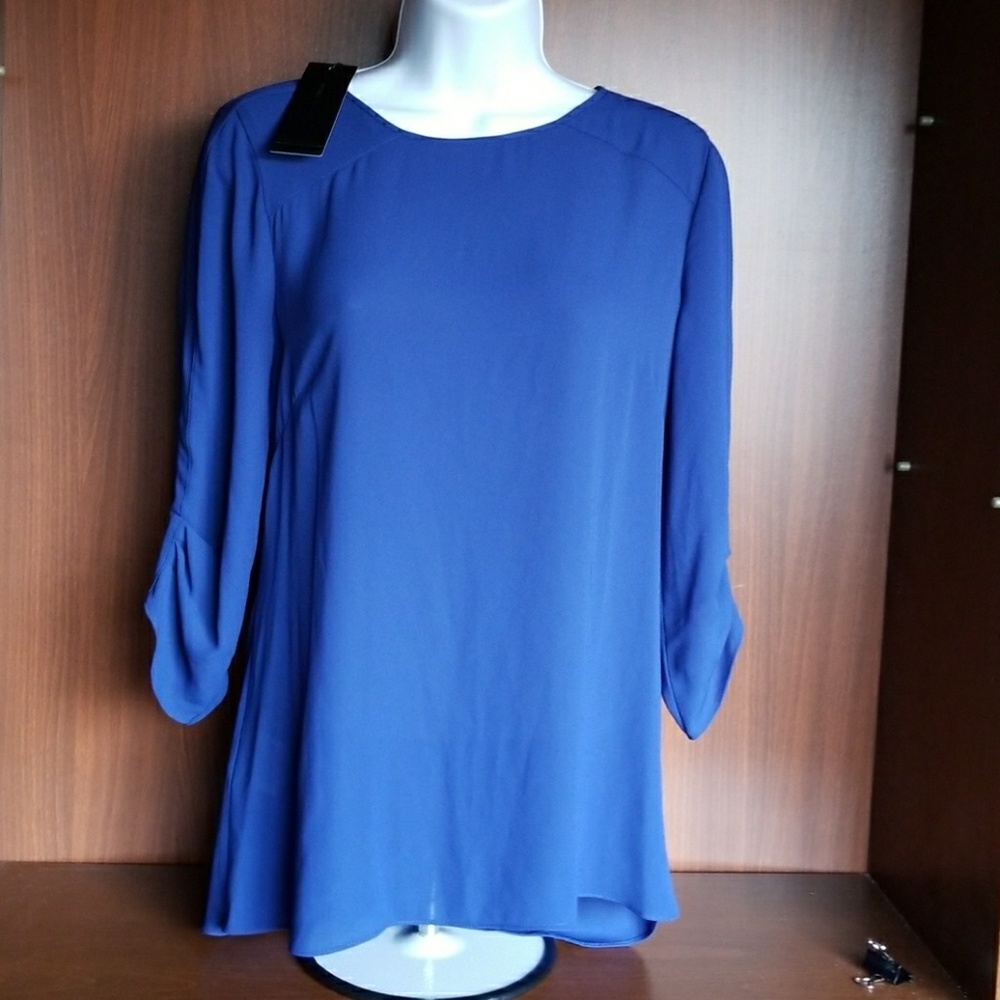 BCBGMAXAZRIA Blouse