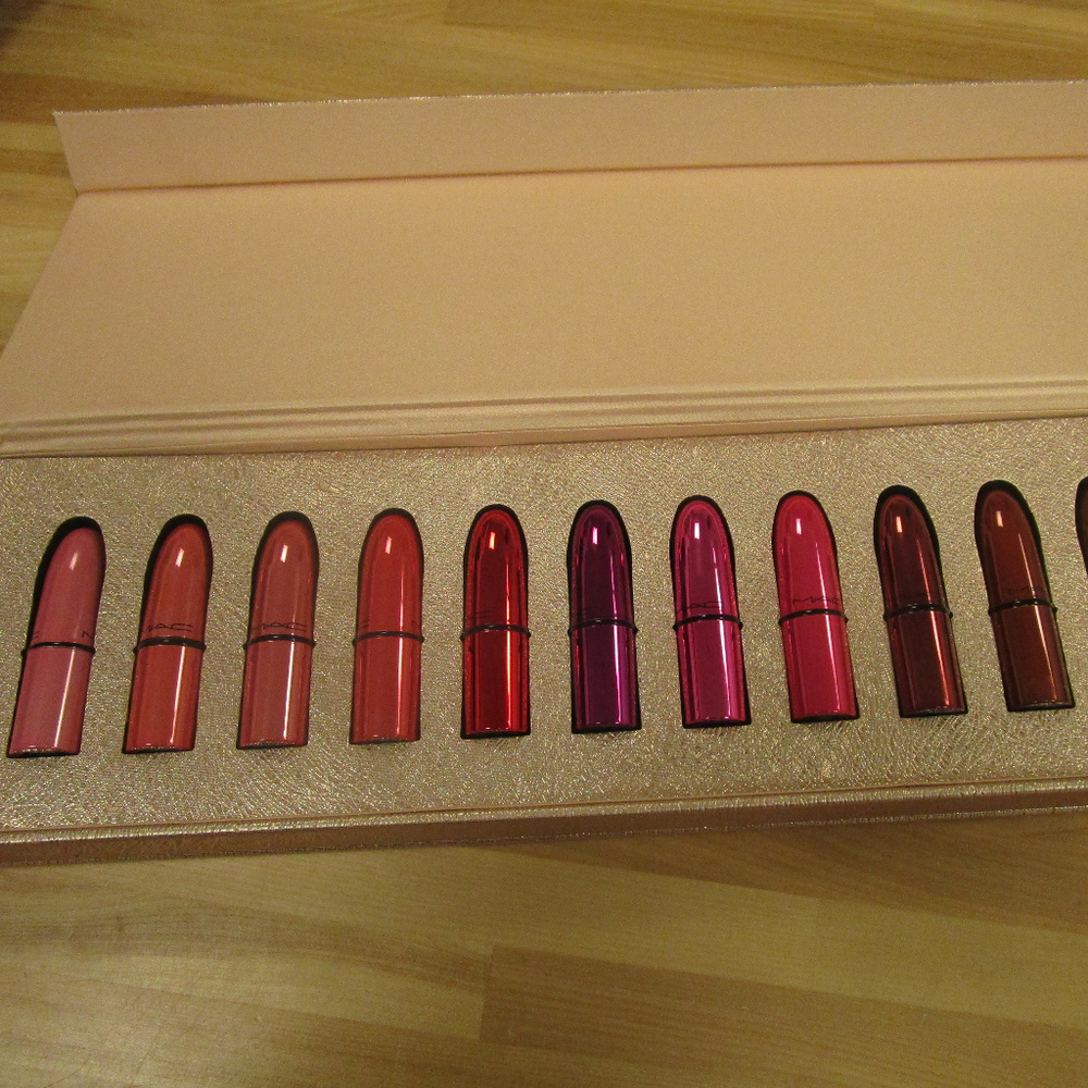 MAC  holiday snow ball mini lipstick set