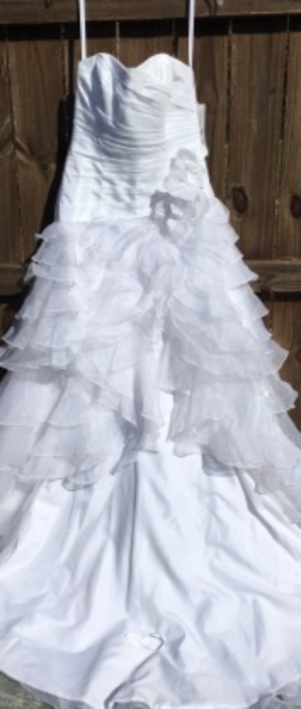 New with tags David's Bridal wedding gown