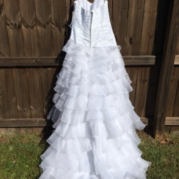 New with tags David's Bridal wedding gown - Picture 4 of 8