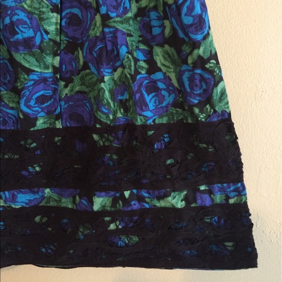 Urban outfitters floral strapless dress - Picture 2 of 4