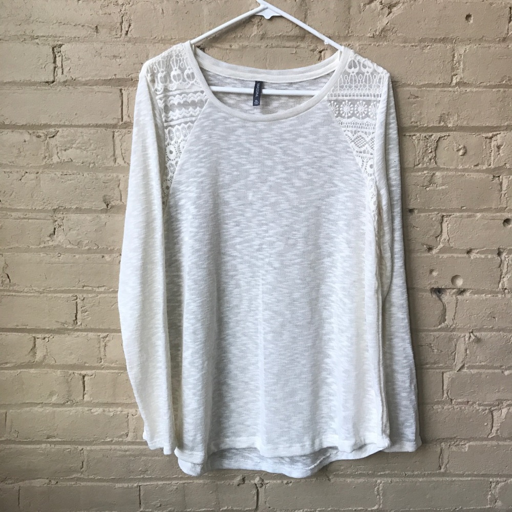 XL light sweater with lace inset
