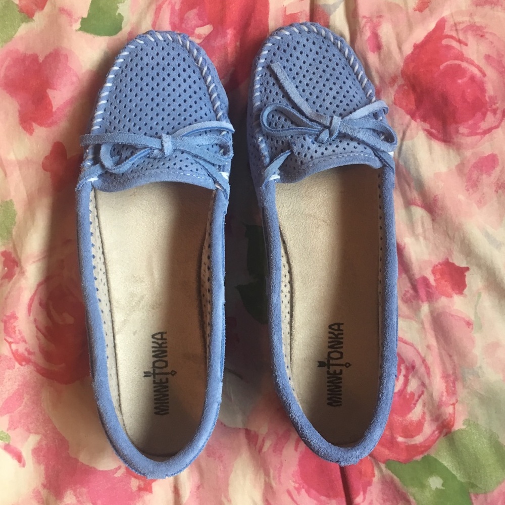 Minnetonka Lisa Perforated Moccasin in Periwinkle