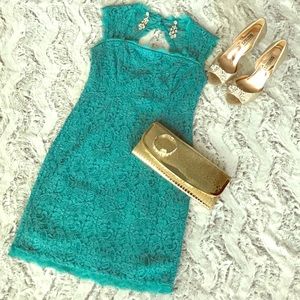 Adrianna Papell Lace Cap Sleeve Cocktail Dress