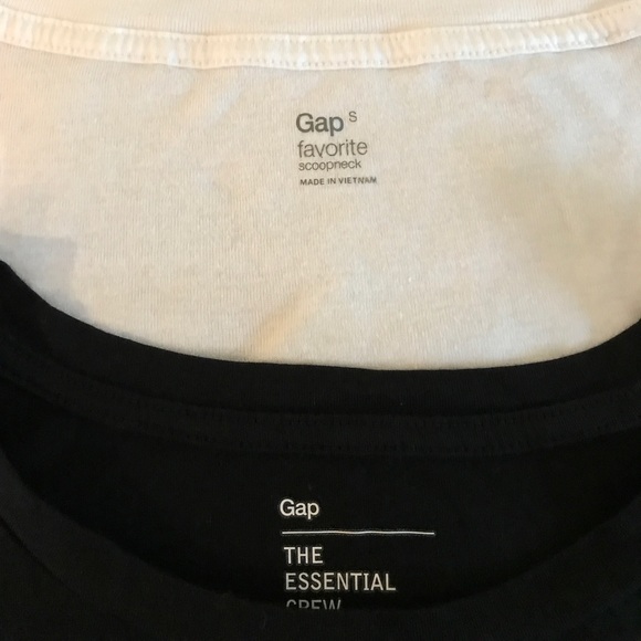 Four Cotton Tees by GAP XS & S - Picture 6 of 8