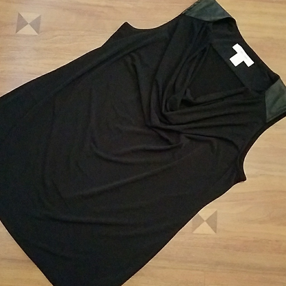 Maternity sleeveless top nwot