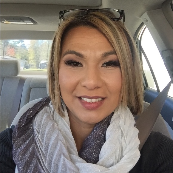 Meet your Posher, Renee - Picture 1 of 1