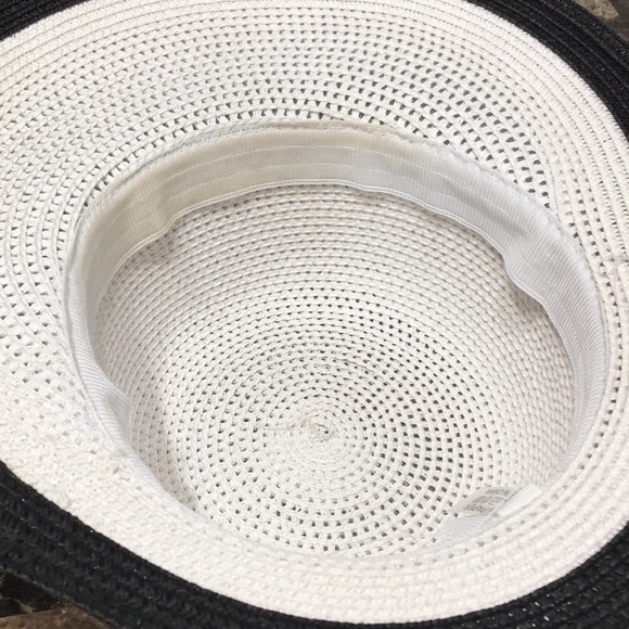 Beach Hat ☀️ - Picture 4 of 4