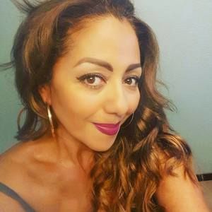 Meet your Posher, Monica