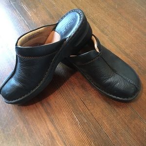 Born Leather Mount II Clog