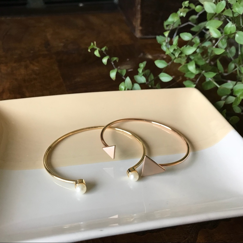 ⚠️SOLD Buablebar Pearl triangle Bangle Bracelet
