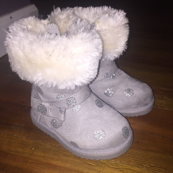 Kids Korner Other - Faux fur trimmed polka dot toddler boots