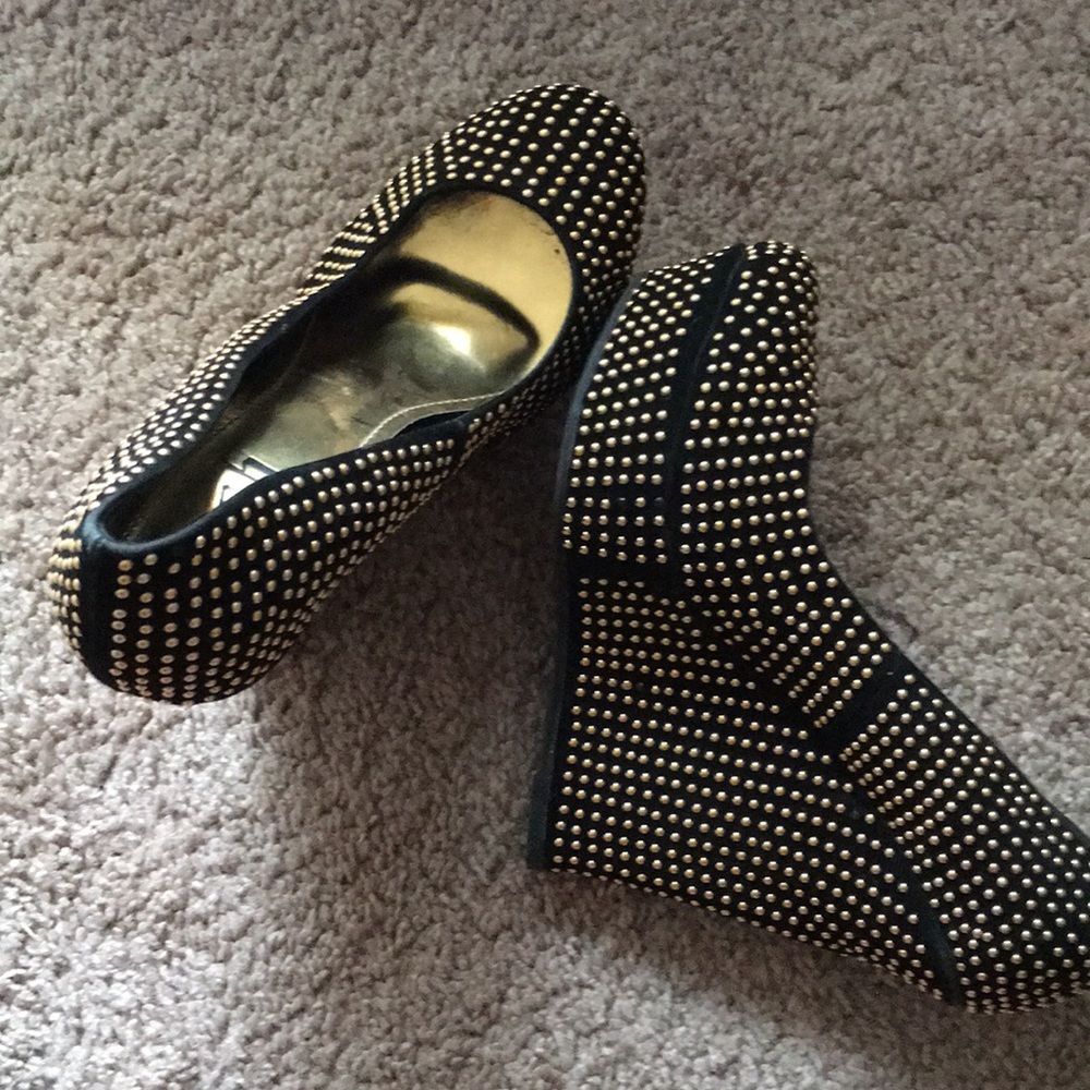 Size 9 Gold & Black Wedge Heel