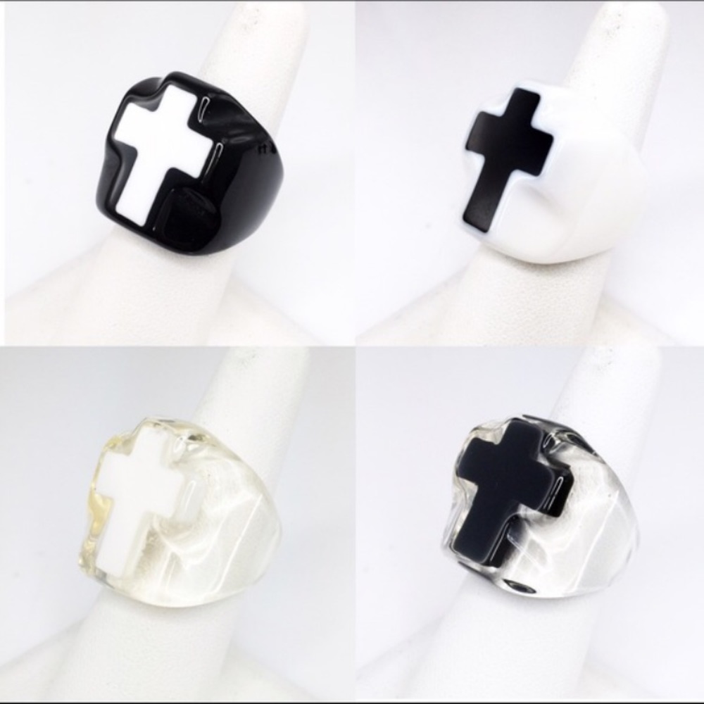 ➕ Resin Cross Ring