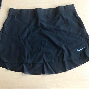Nike size M golf skirt