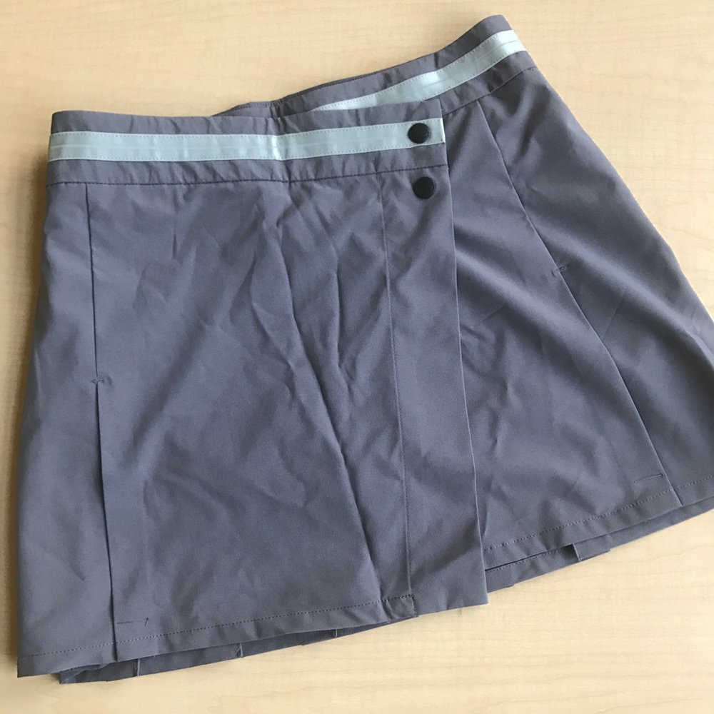 Oakley size 6 athletic skirt