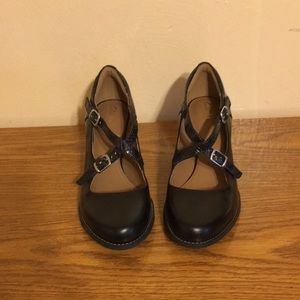 Clarks artisan Mary Jane block heels size 8 1/2
