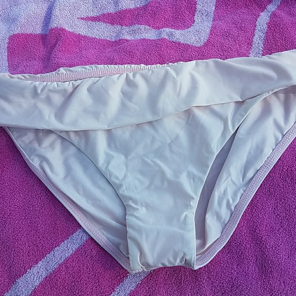 Size 6 bikini bottom NWOT